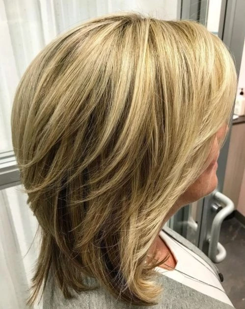 Medium Blonde Balayage Hairstyle with Dynamic Layers hair